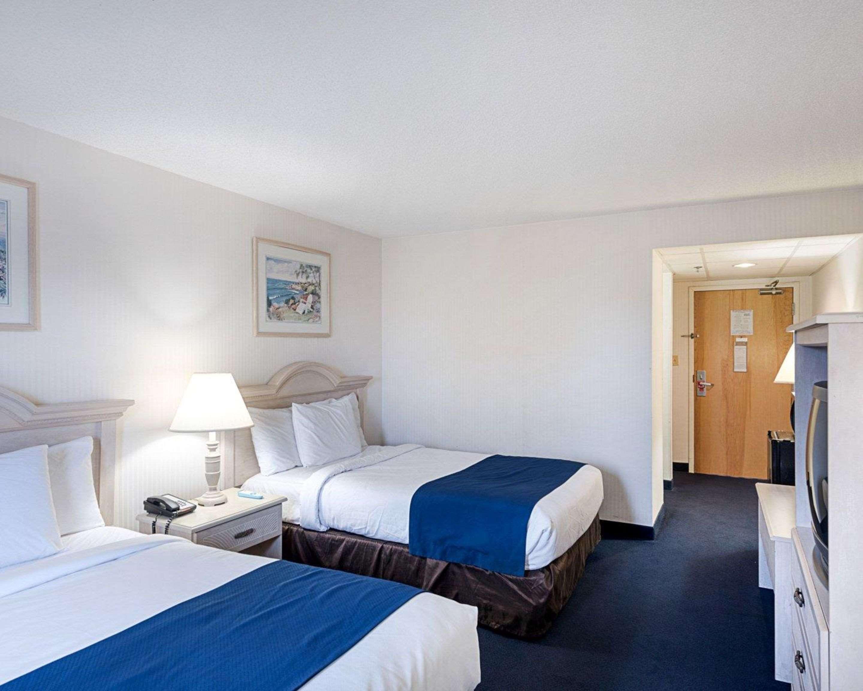 Econo Lodge Inn & Suites Rehoboth Beach Exterior photo